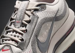 Nike Pegasus Premium Now and Then - Detail