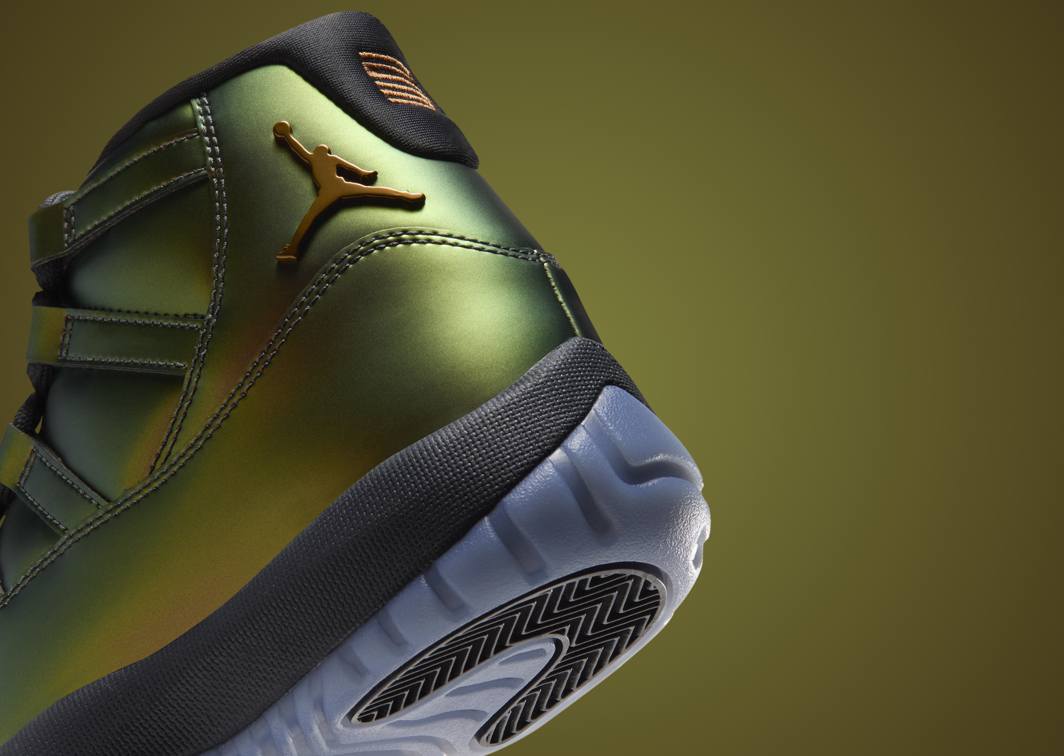 Air Jordan 11 Retro Space Jam Magic Ball - Heel Detail