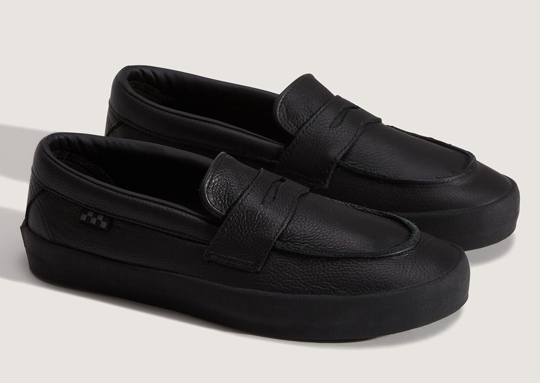 Vans Skate Loafer Black Leather - Angle