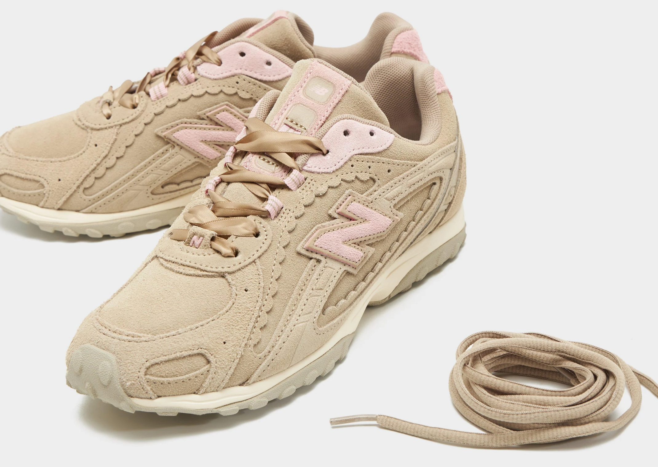 New Balance 204L Sakura - Angle