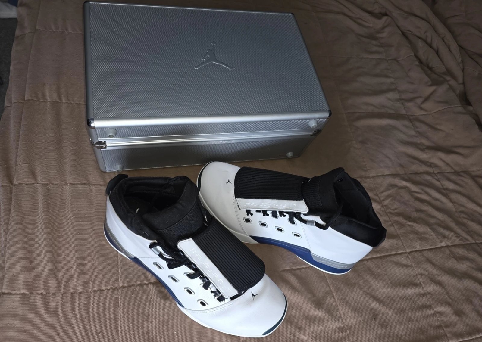 Air Jordan 17 Retro College Blue