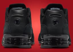 Nike Shox NZ Triple Black - Back