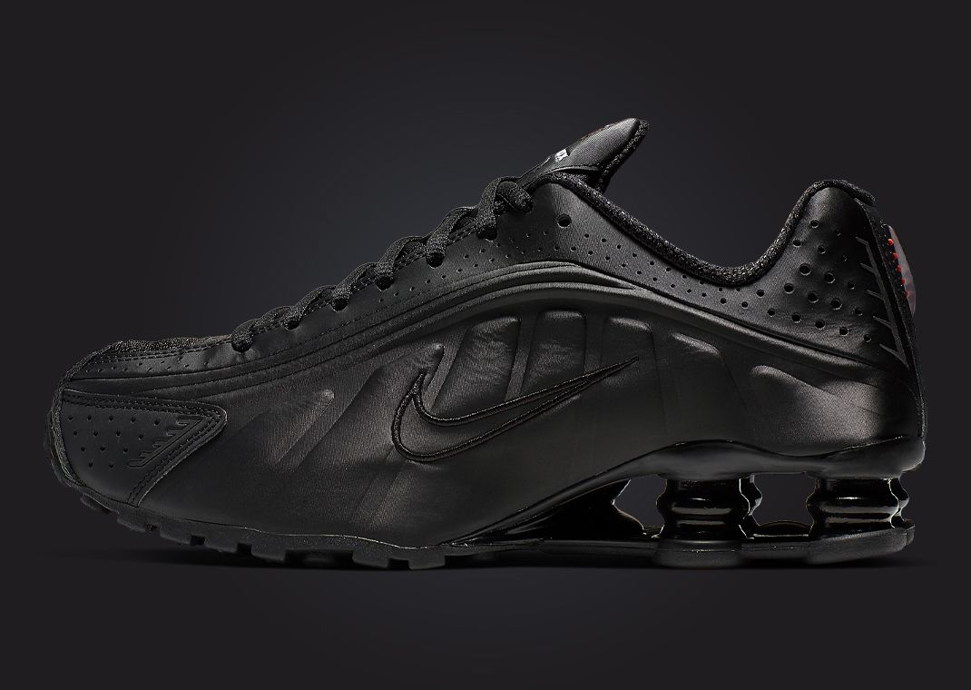Nike Shox R4 Triple Black (W) Lateral