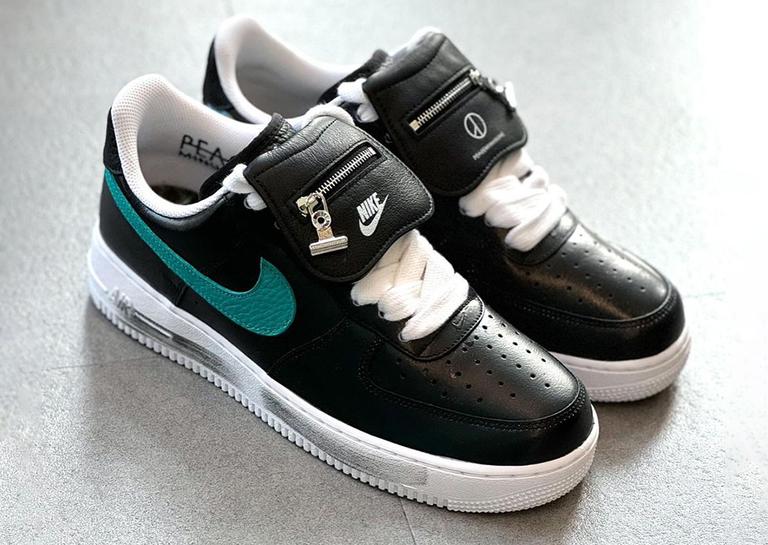 PEACEMINUSONE x Nike Air Force 1 Low Para-Noise 3.0 Angle Right