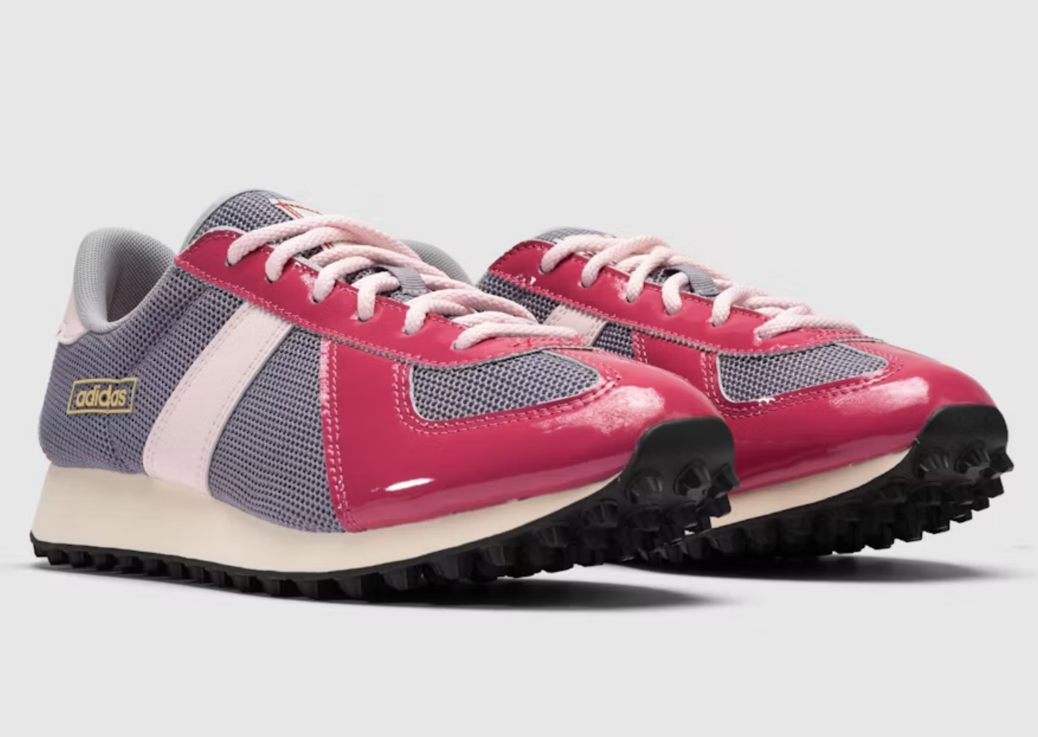 The Whitaker Group x adidas Do Not Duplicate Chicago Marathon Pack