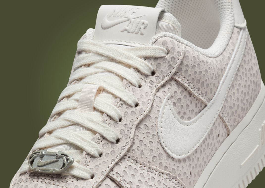 Nike Air Force 1 Low Safari Photon Dust (W) Detail