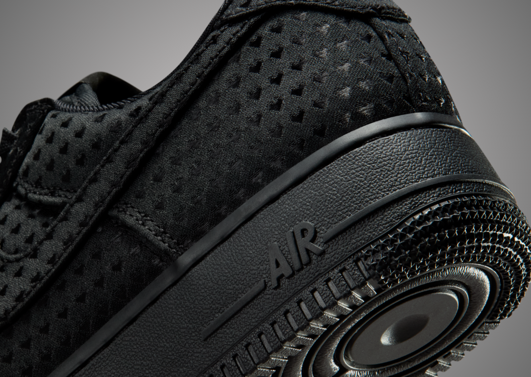 Nike Air Force 1 Low Valentine's Day Triple Black - Heel Detail