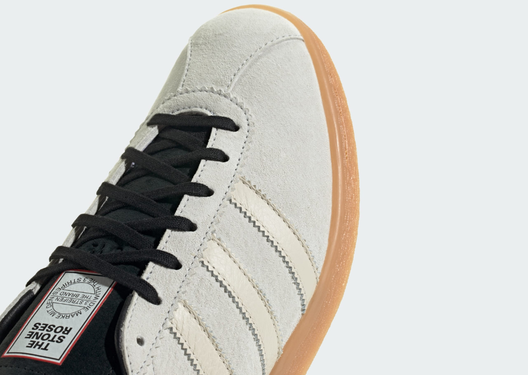 The Stone Roses x Manchester United x adidas Tobacco - Toe Detail
