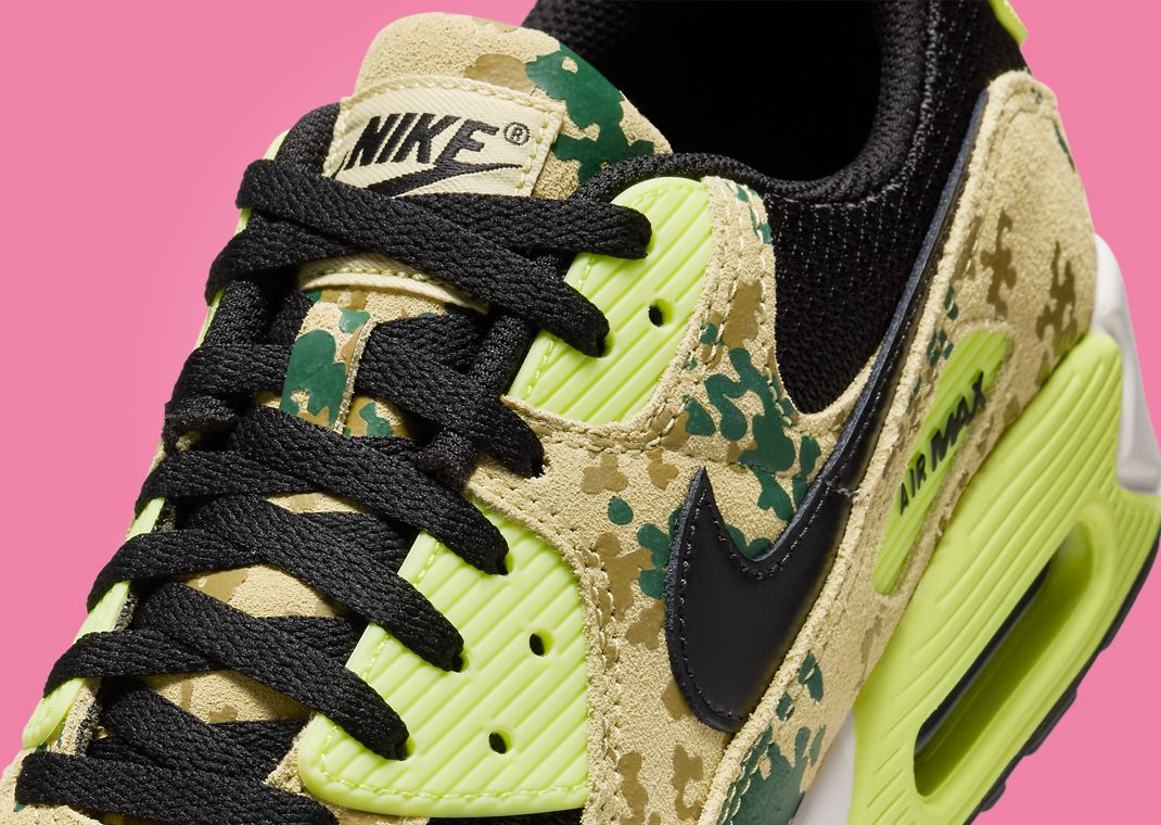 Nike Air Max 90 Camo Team Gold Light Lemon Twist Detail