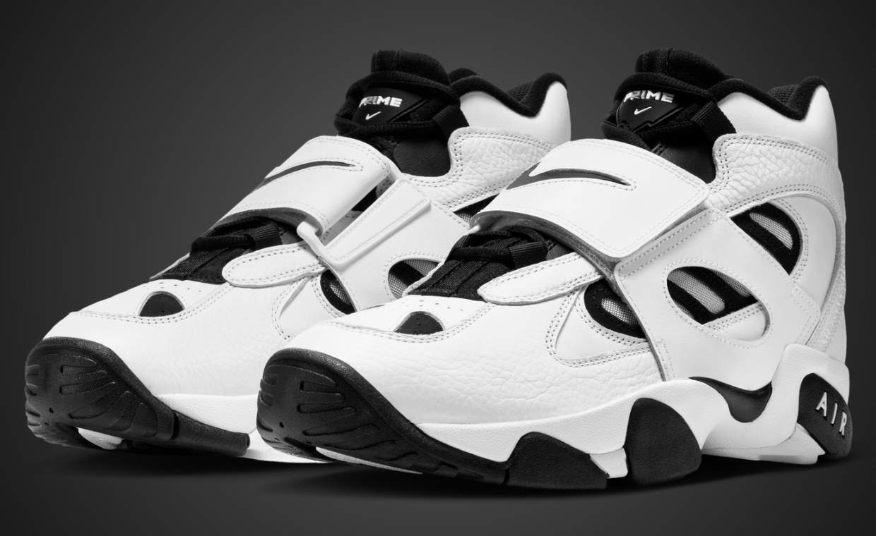 The Nike Air Diamond Turf 2 Is Back in White and Black for the Holidays