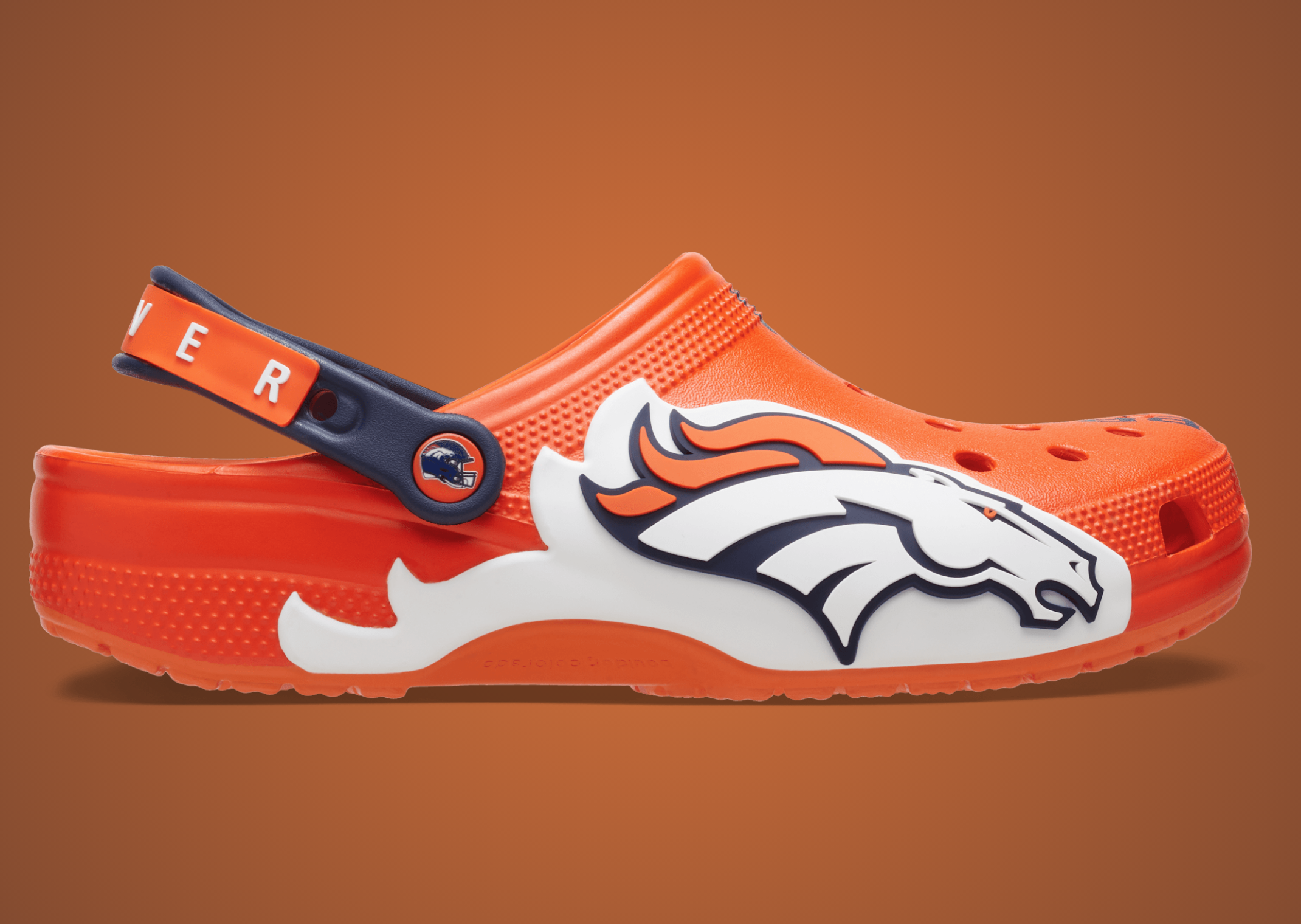 NFL x Crocs Classic Clog Denver Broncos - Lateral