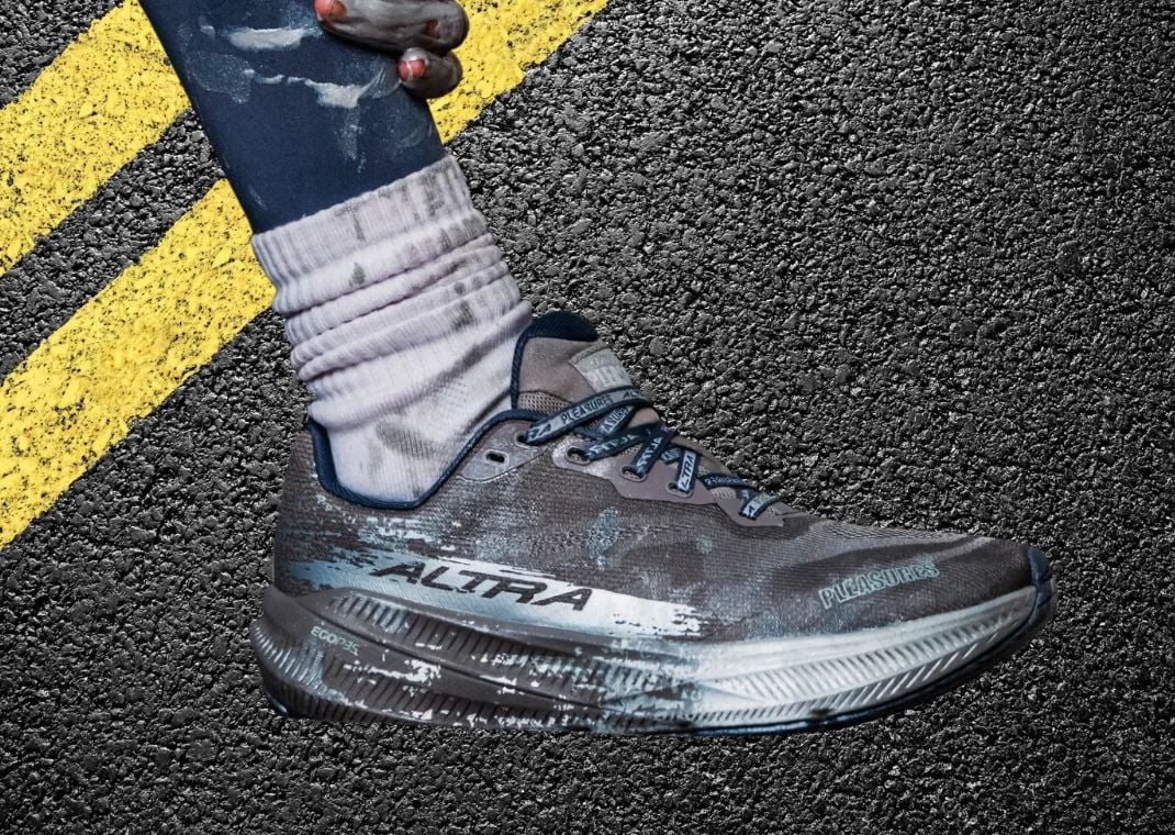 PLEASURES x Altra Experience Flow 3 Satellite