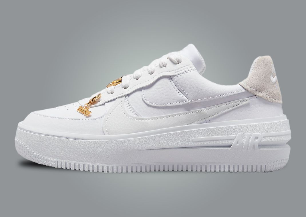 ★NIKE★大人気★W AIR FORCE 1 PLT.AF.ORM★追跡可 Amazon | [ナイキ] エア フォース 1 プラットフォーム W AIR