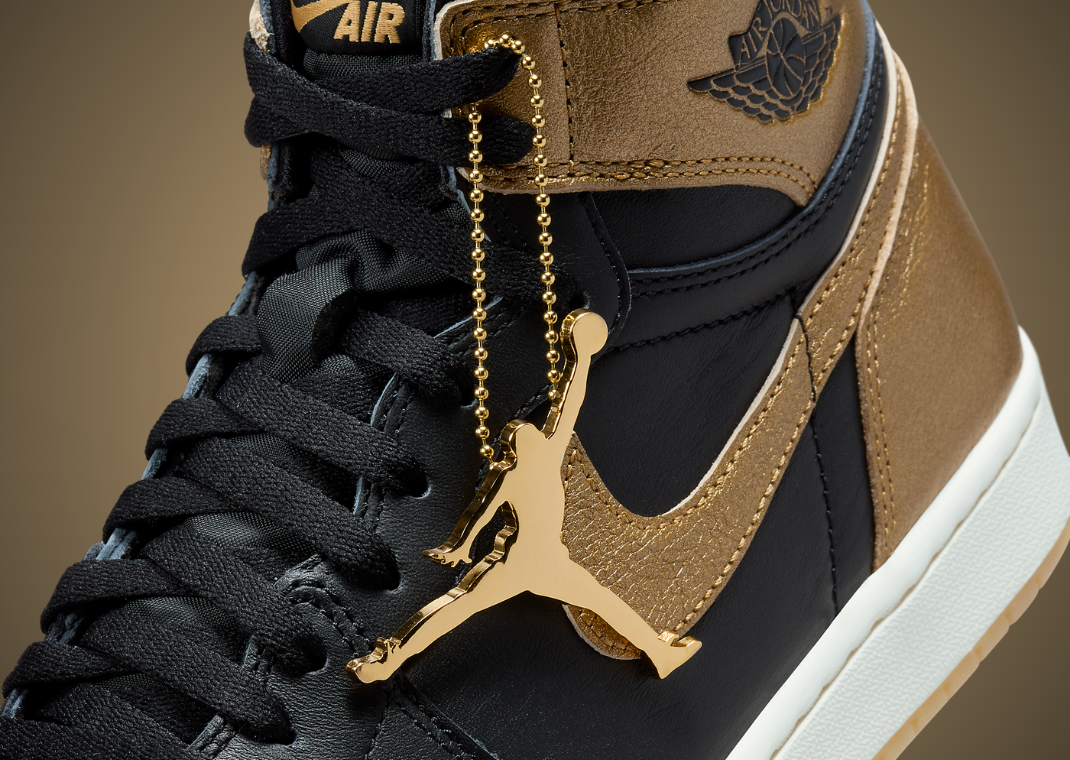 Air Jordan 1 Retro High OG Black Metallic Gold Detail