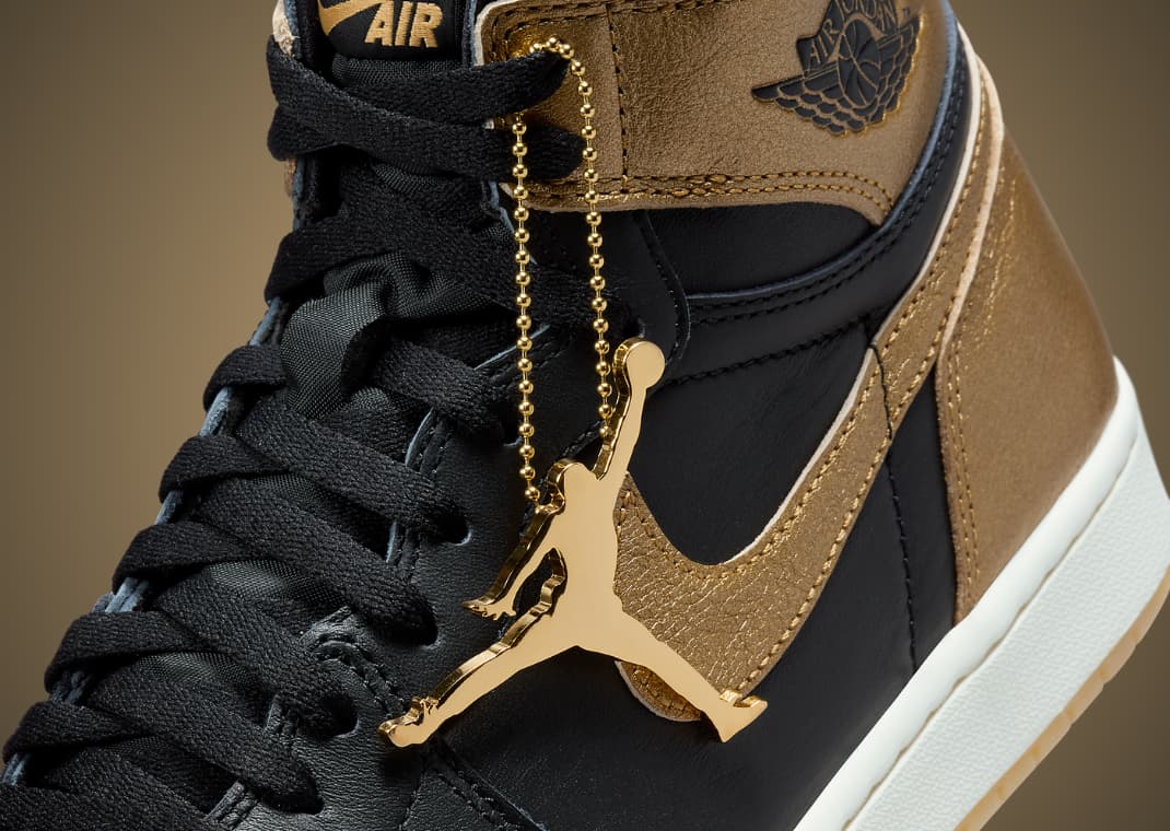 Jordan aj 1 black and gold sales