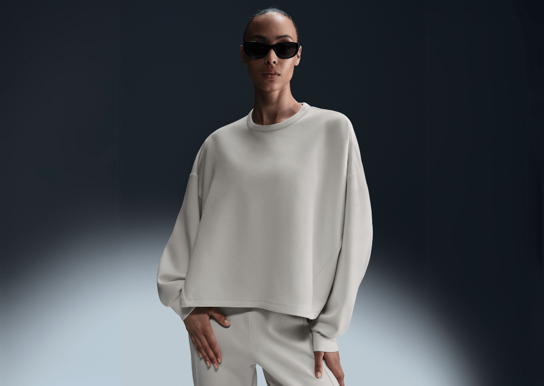 Nike 24.7 ImpossiblySoft Women's Dri-FIT Oversized Crew-Neck Top Light Orewood Brown