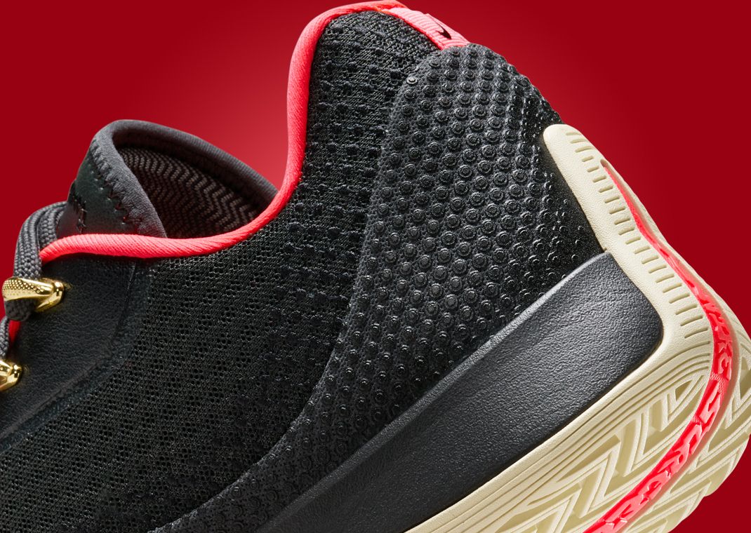 Nike S.T. Flare Solar Red Heel Detail