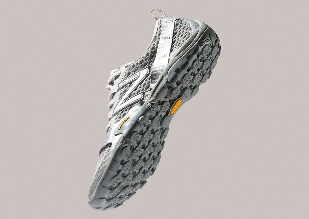New Balance Minimus MT10 Grey Days Angle