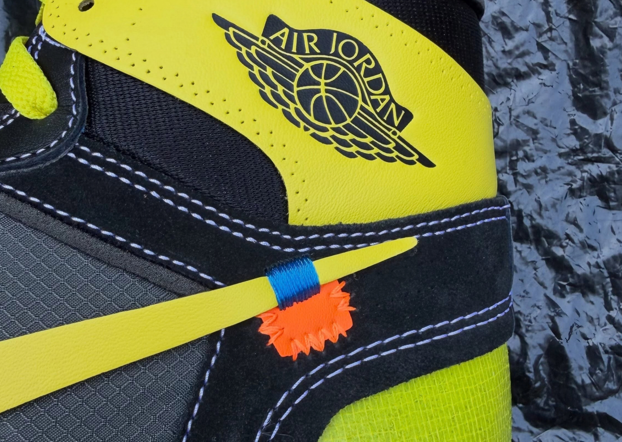 Off-White x Air Jordan 1 Retro High Yellow Sample