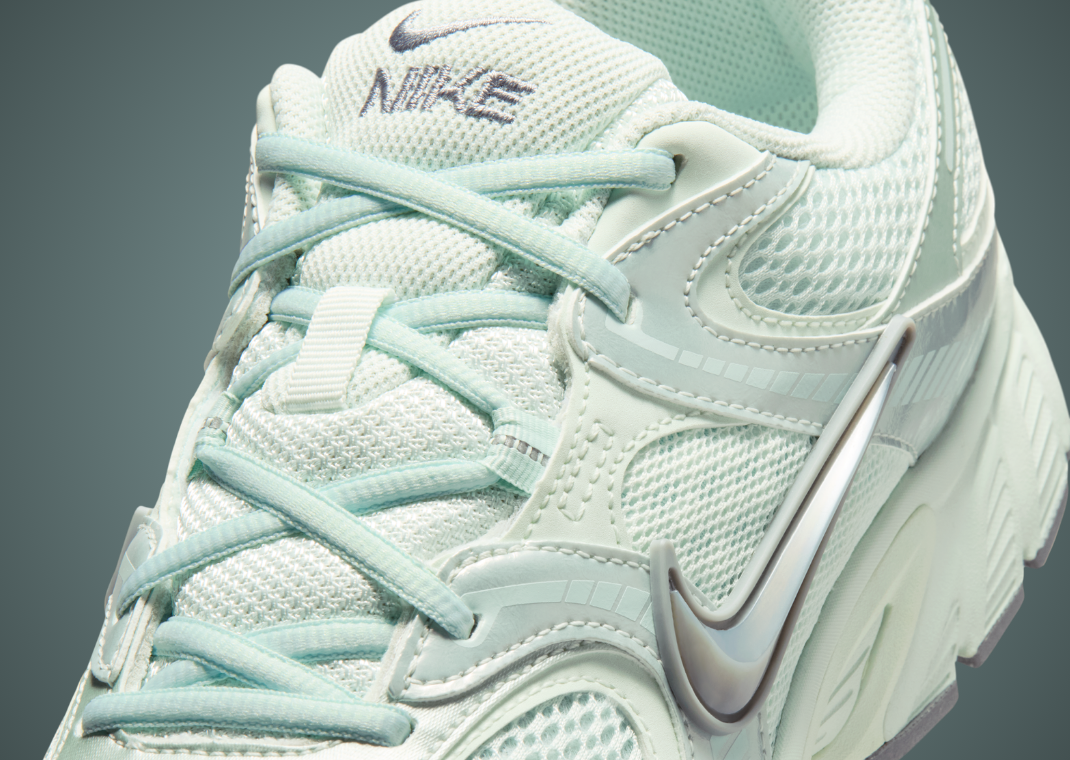 Jaide x Nike V5 RNR Fiberglass Detail