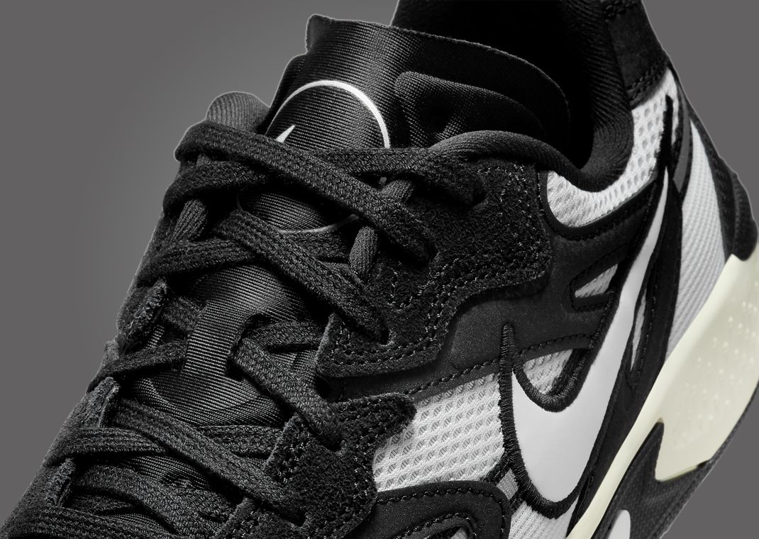 Nike Jam Black White Detail