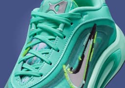 Nike A'One King of the Court (GS) Detail