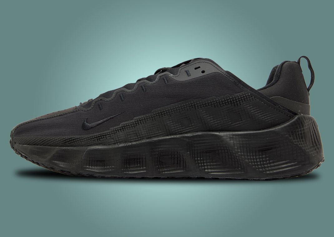 Nike AVA Rover Triple Black Lateral