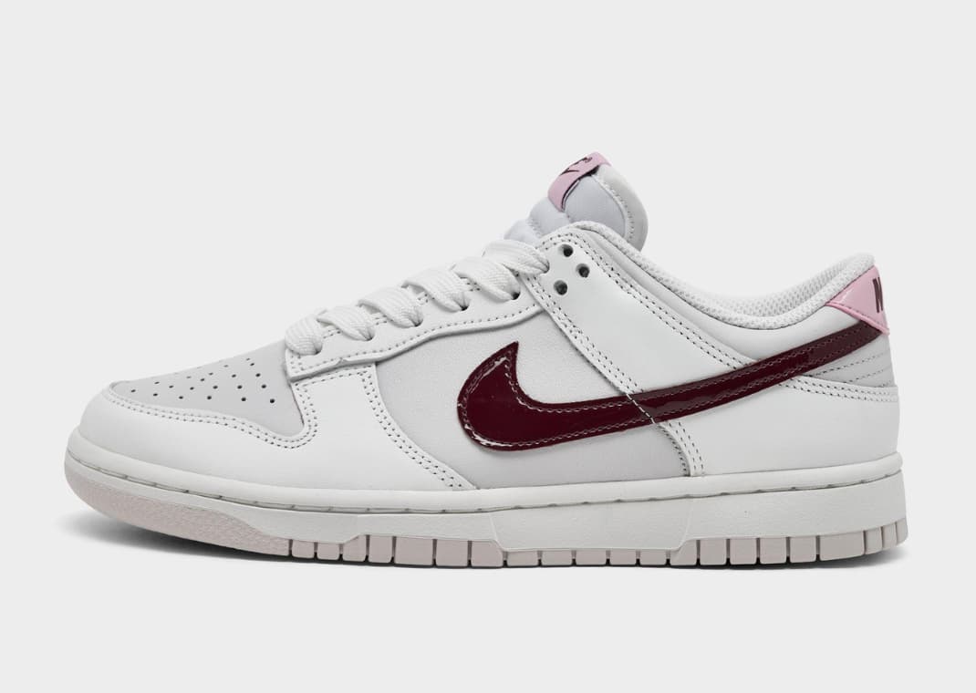 Women’s Nike Dunk Low SE Summit White Plum Chalk