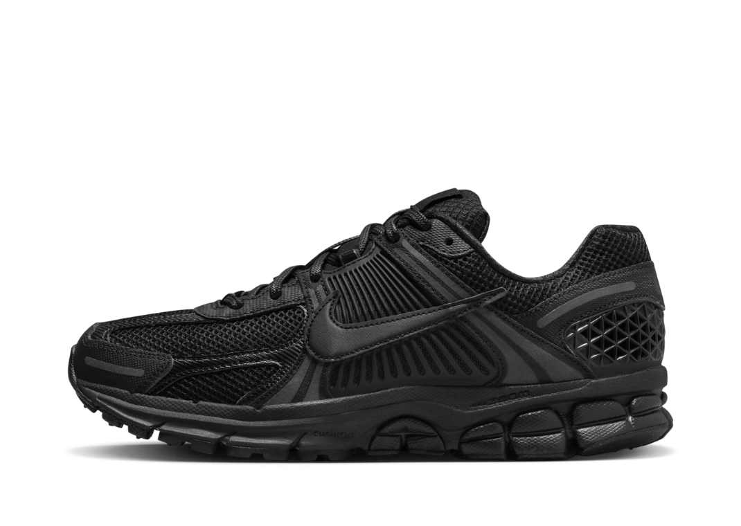 Nike Zoom Vomero 5 Triple Black  Lateral