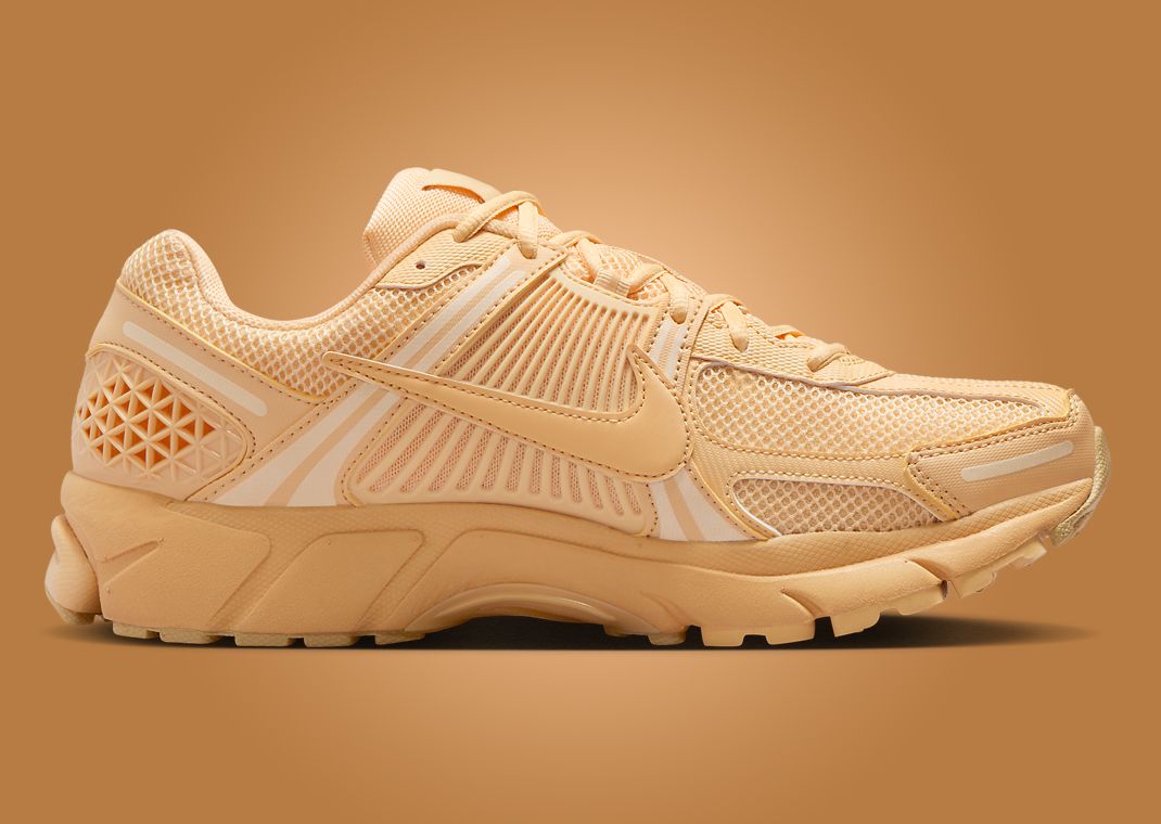 Nike Zoom Vomero 5 Celestial Gold Medial