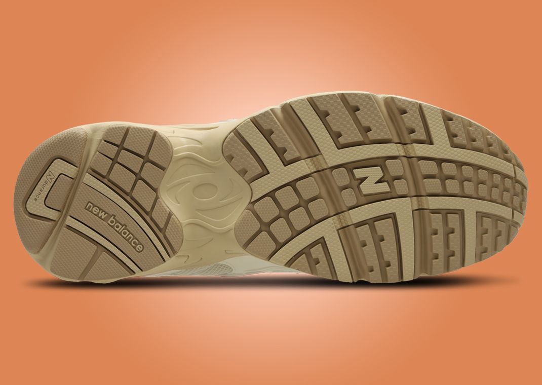 New Balance 725 Beige Tan Outsole