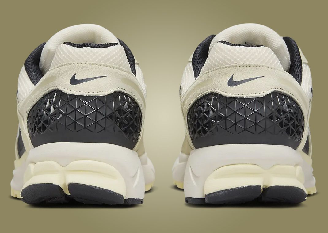 Nike Zoom Vomero 5 Alabaster Black Heel