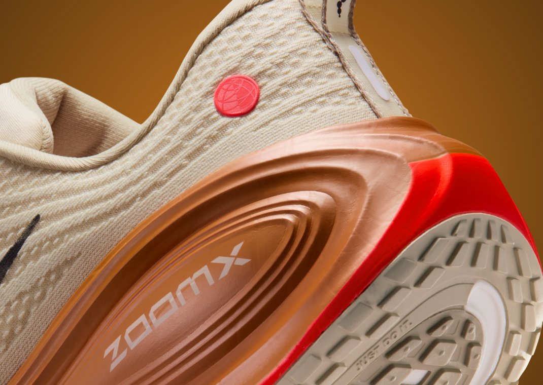 Nike Vomero Plus Running Poets - Heel Detail