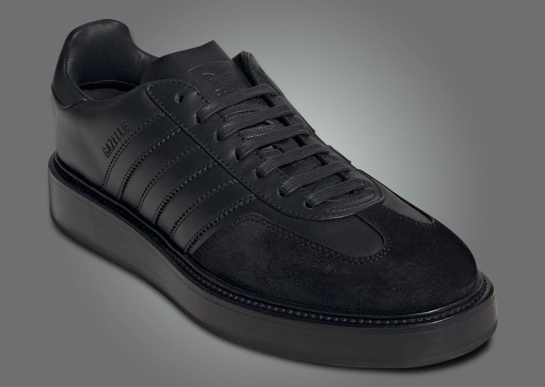 【adidas】GAZELLE INDOOR SHOES Core Black スエード ロゴ adidas Gazelle Indoor Shoes - Black | Free Shipping with