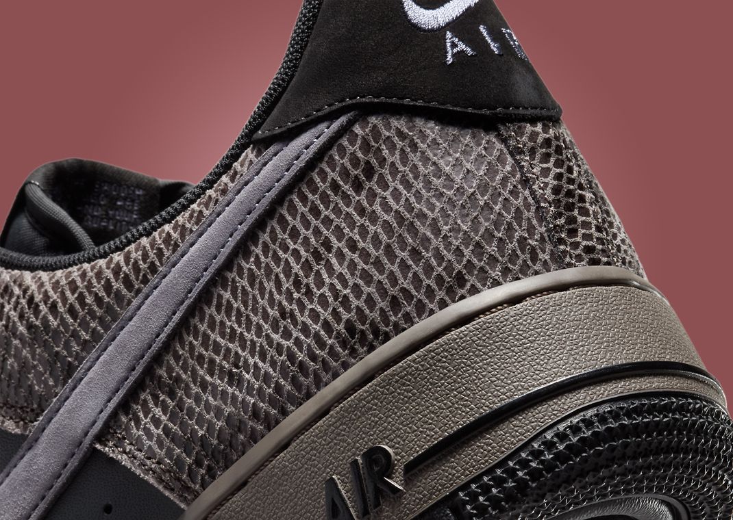Nike Air Force 1 Low Snakeskin Off Noir Heel Detail