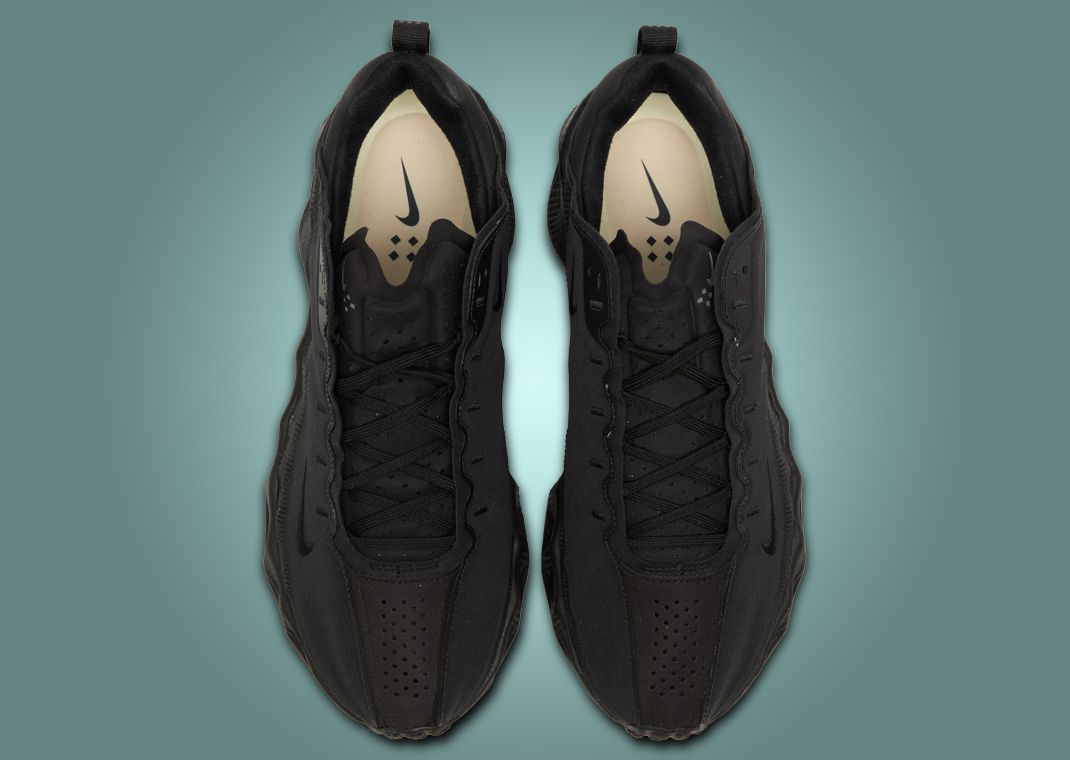 Nike AVA Rover Triple Black Top