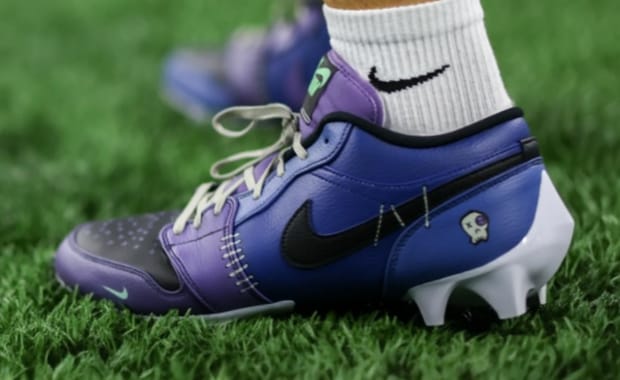 Mache Made Custom Voodoo Jordan 1 Cleats for Vikings WR Adam Thielen 