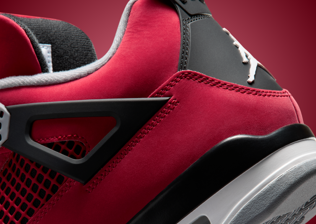 Air Jordan 4 Retro Toro Bravo Heel Detail