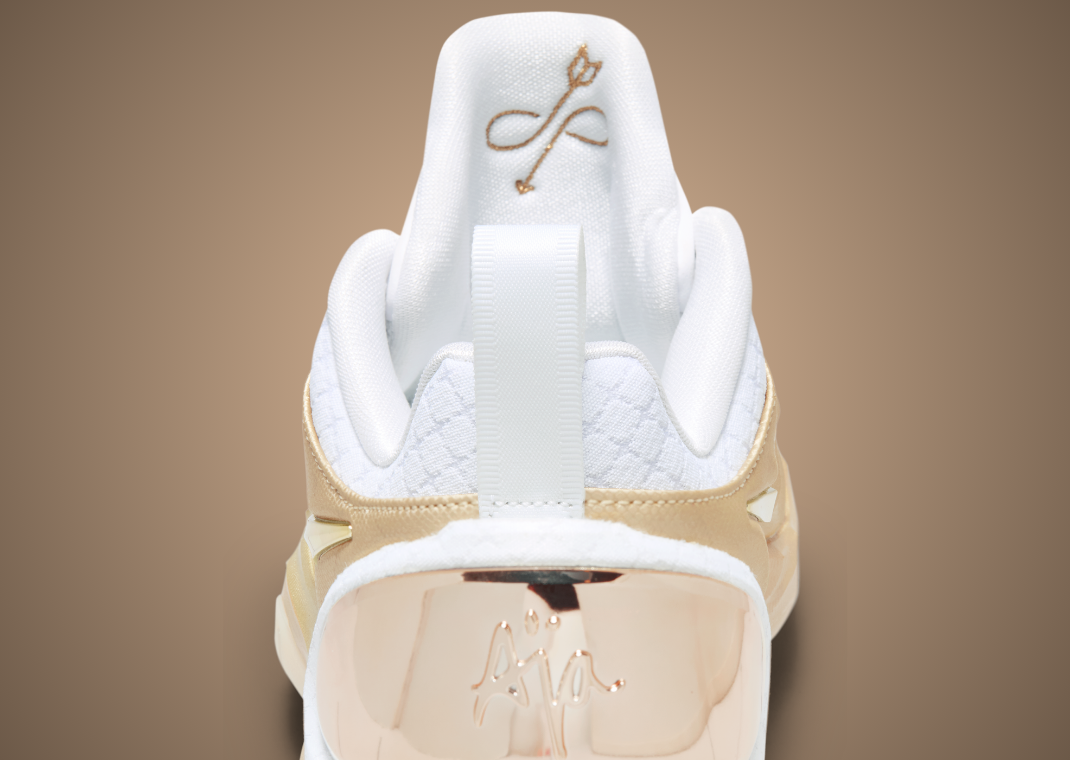 Nike A'Two Gold Standard - Back