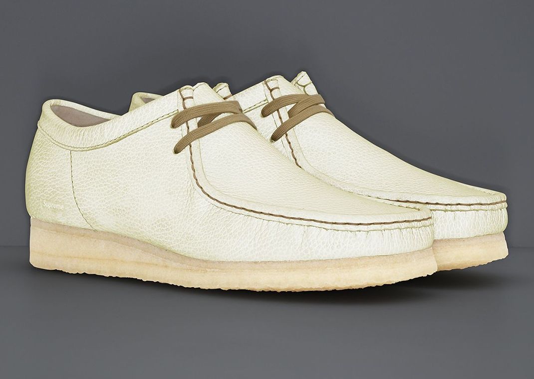 Supreme x Clarks Originals Wallabee Reflective Tan Angle 3M