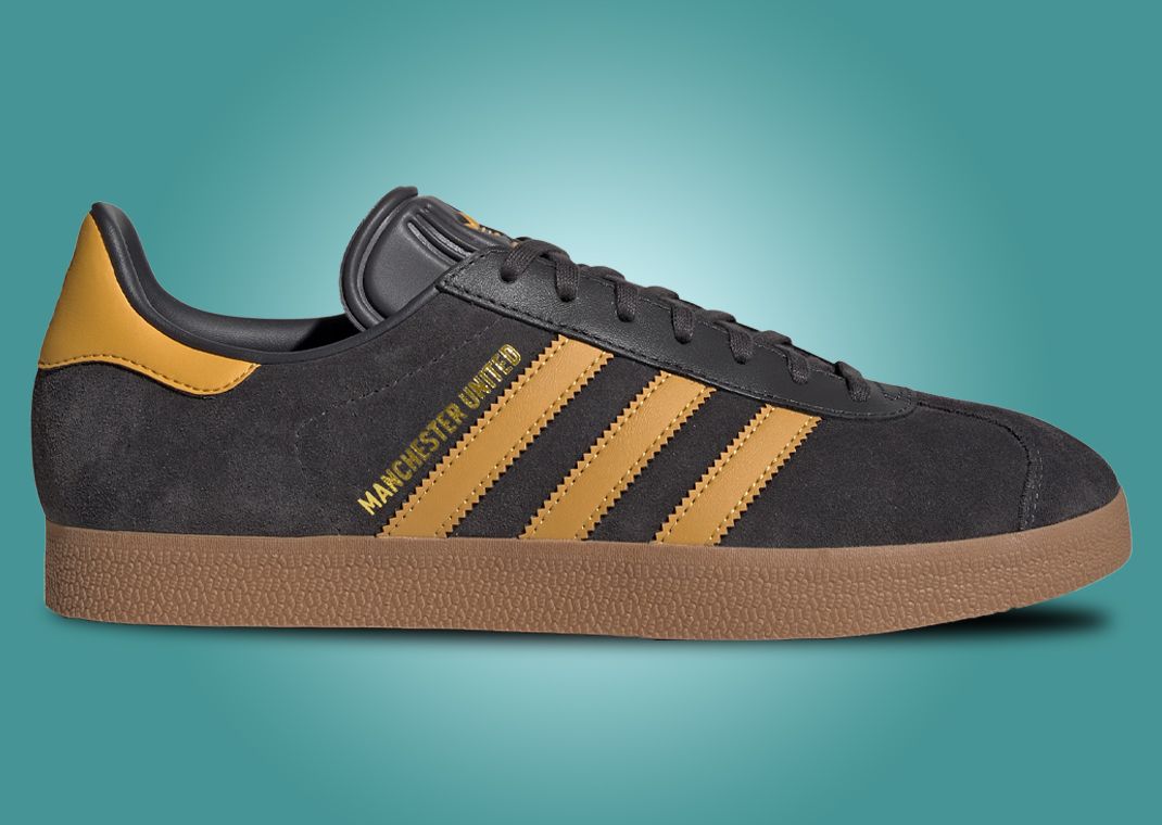 Manchester United x adidas Gazelle Third Kit Lateral