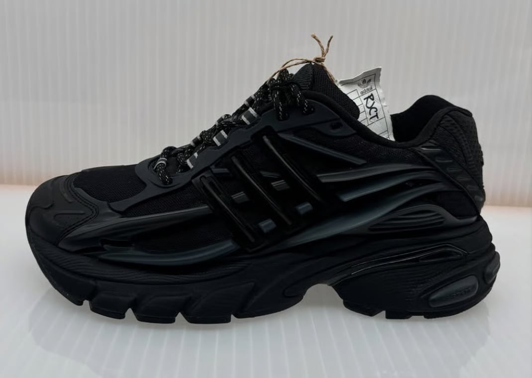 Pharrell Williams x adidas Adistar Jellyfish Triple Black