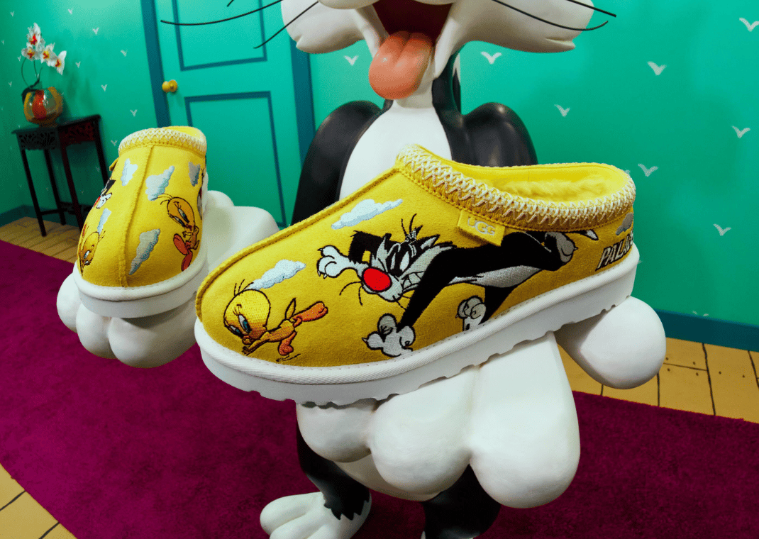 黒S PALACE x UGG Looney Tunes Hood Black Palace Goes Left Field