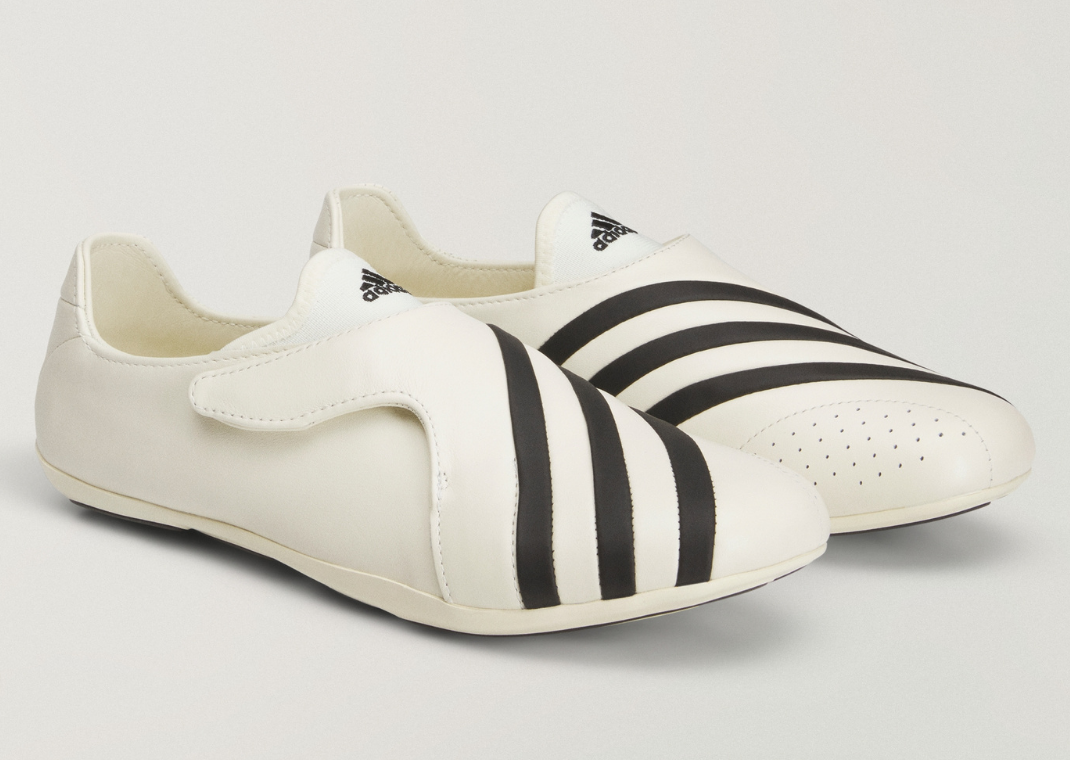 Pharrell Williams x adidas Vario Flat Earther Cream Black - Angle