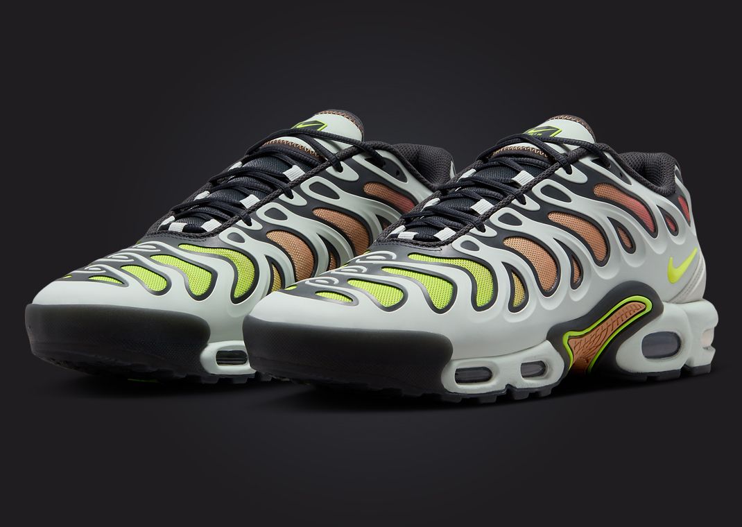 Nike Air Max Plus Volt Adobe