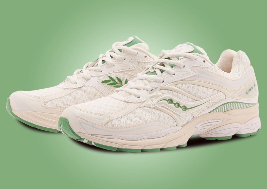 END. x Saucony ProGrid Omni 9 - Angle