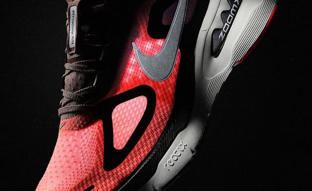 Nike Structure Plus Debut