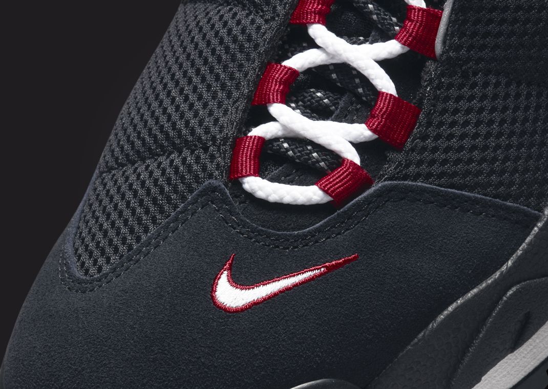 sacai x Nike Magmascape Black Toe