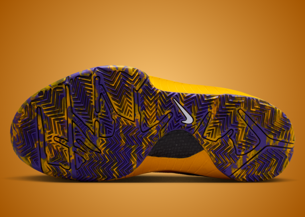 Nike Kobe 4 Protro Lakers GS - Bottom