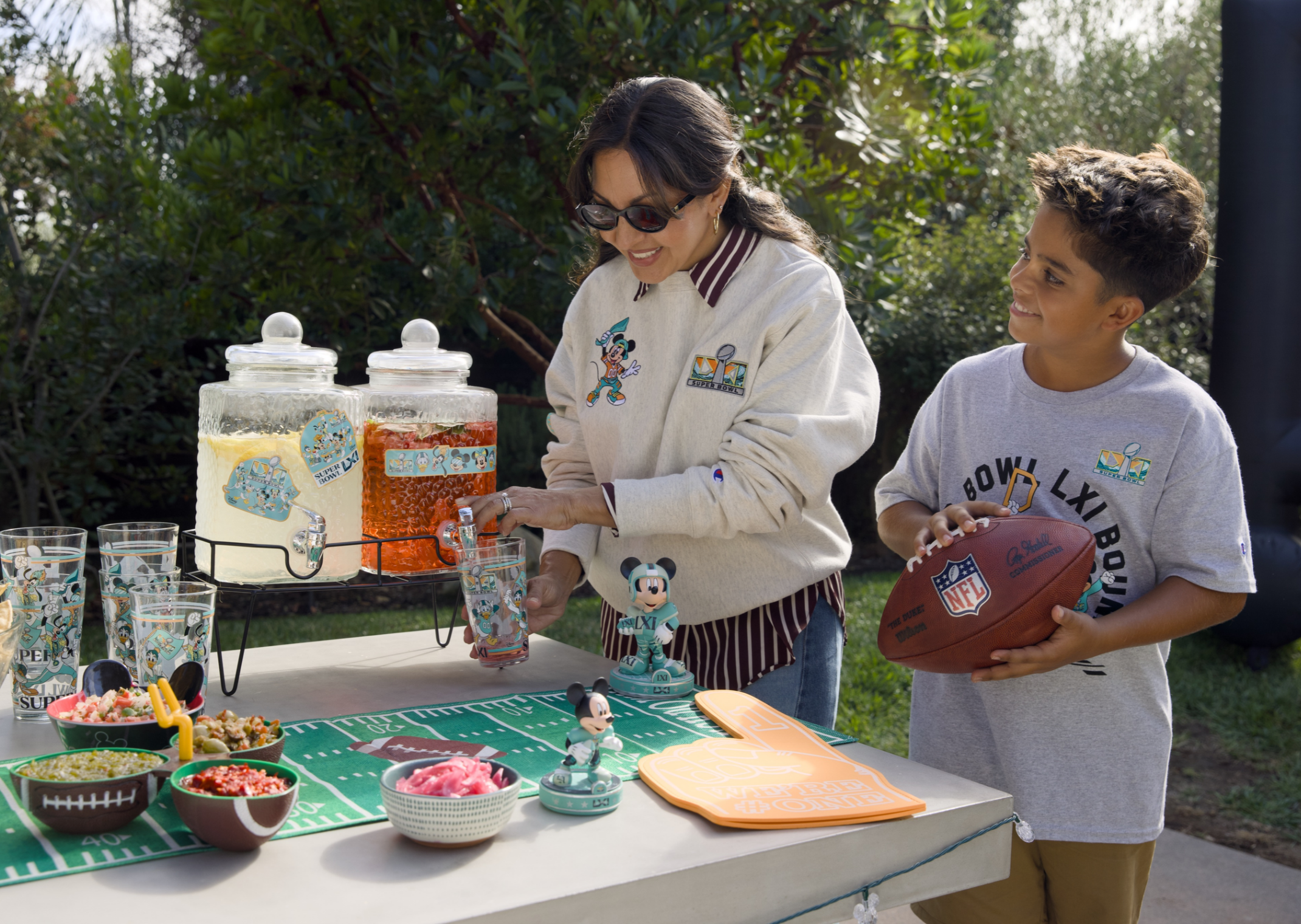 Mickey & Friends x NFL